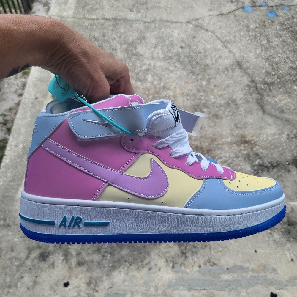 Color changing shoes
